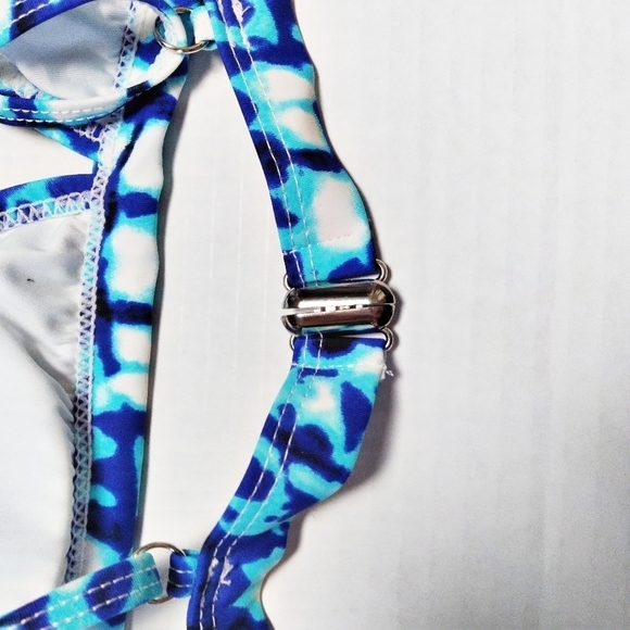 Cupshe Blue and White Tie Dye Triangle Bikini Top Medium - Picture 4 of 7